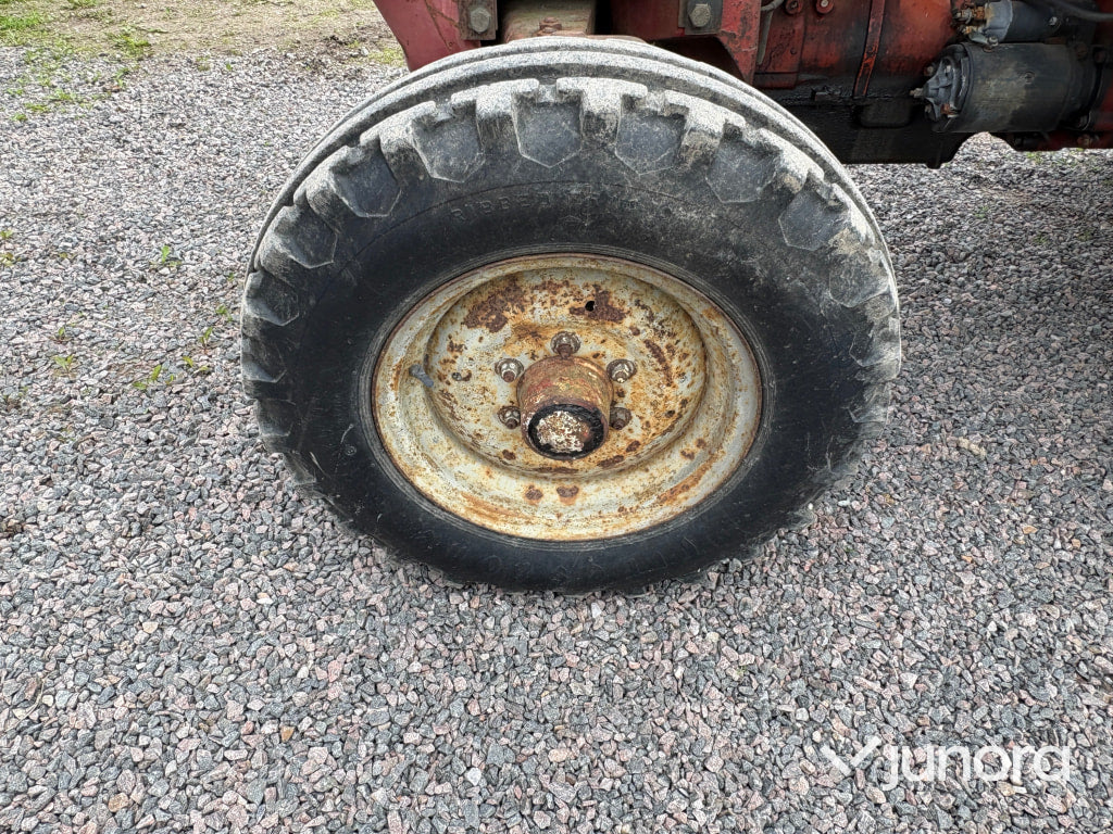 Traktor IH 574