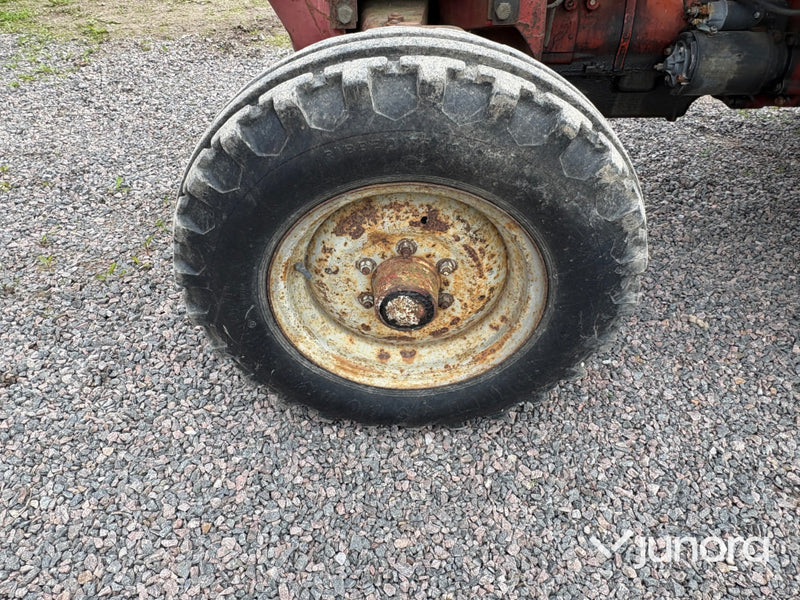 Traktor IH 574