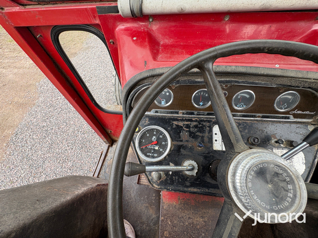Traktor IH 574
