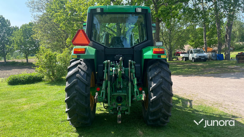 John Deere 6210