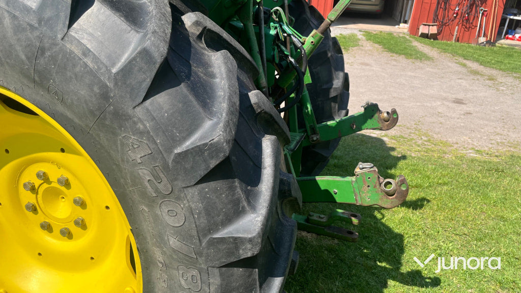 John Deere 6210