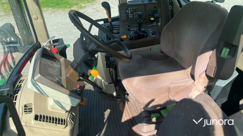 John Deere 6210