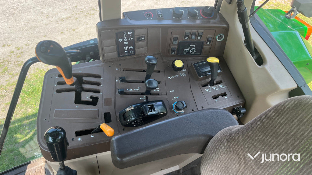 John Deere 6210