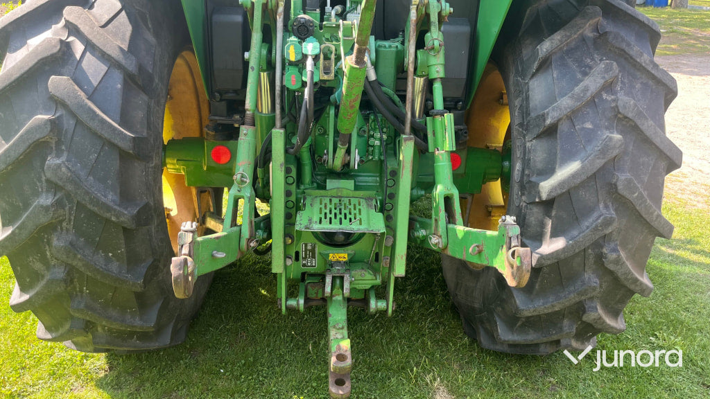 John Deere 6210