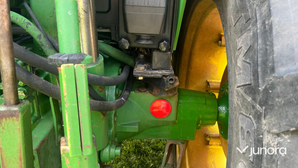 John Deere 6210