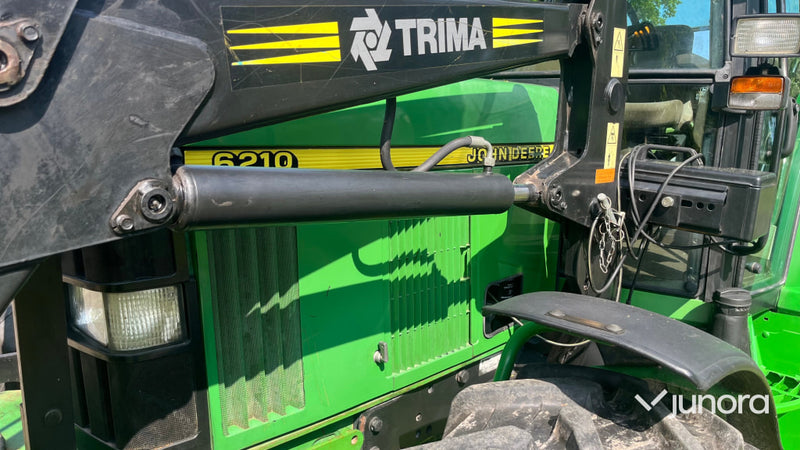 John Deere 6210
