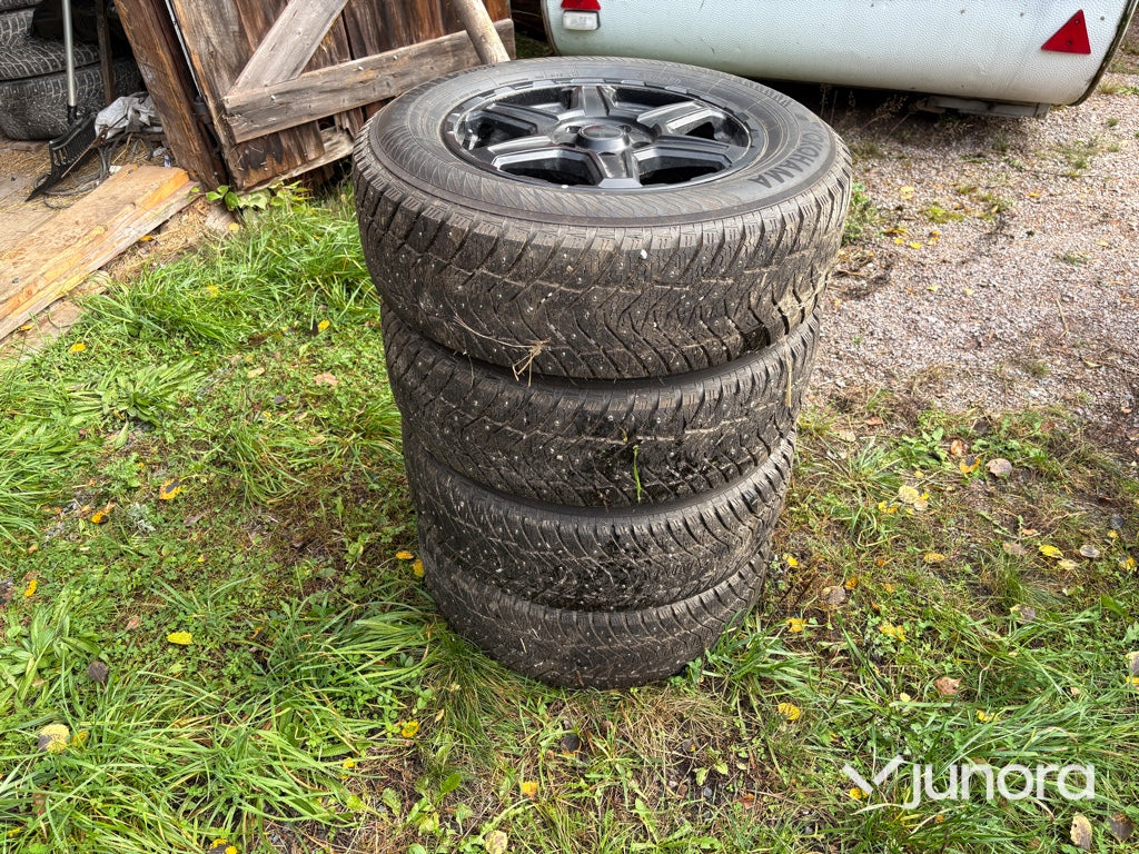Vinterhjul - Yokohama, 235/65 R17