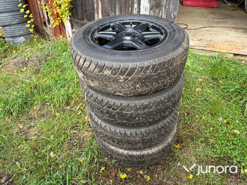 Dubbdäck + fälg - Yokohama, 235/65 R17