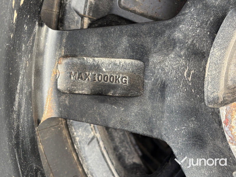 Dubbdäck + fälg - Yokohama, 235/65 R17