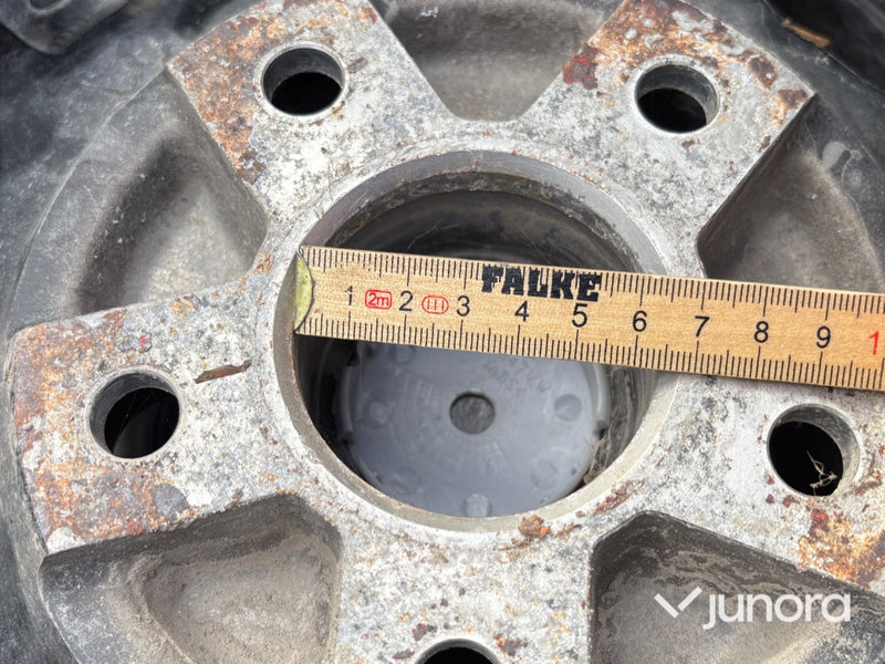 Dubbdäck + fälg - Yokohama, 235/65 R17