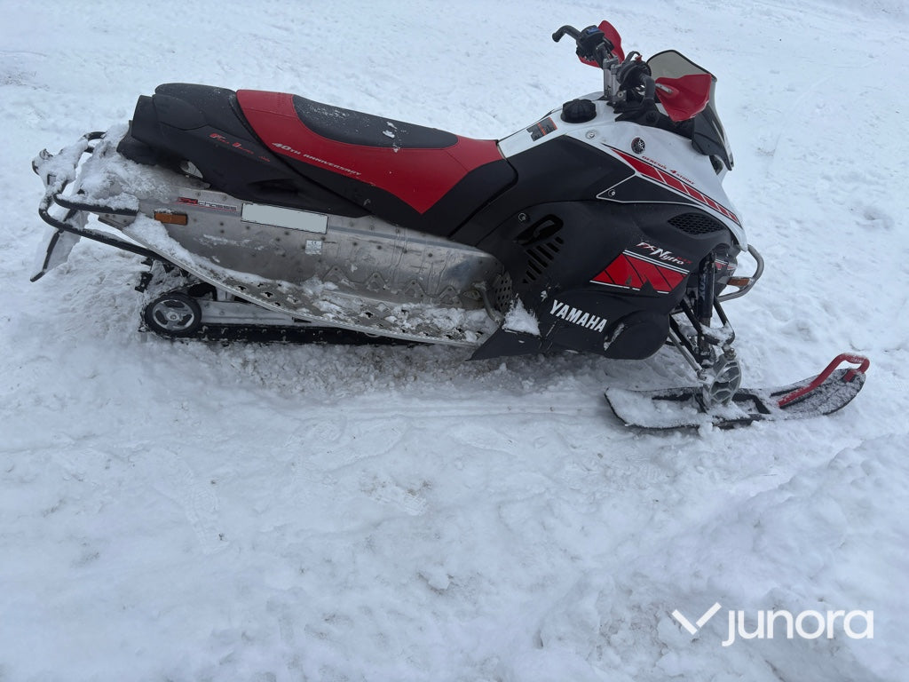 Snöskoter - Yamaha Nytro RTX