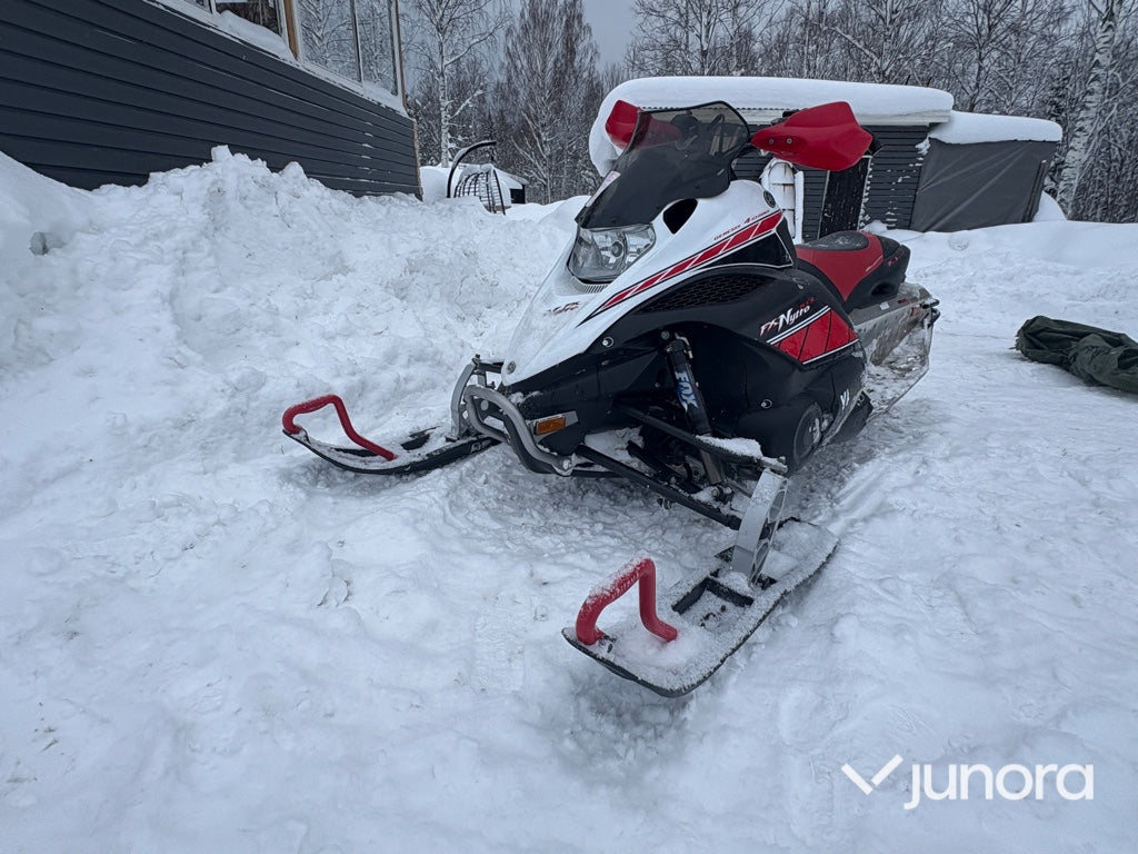 Snöskoter - Yamaha Nytro RTX