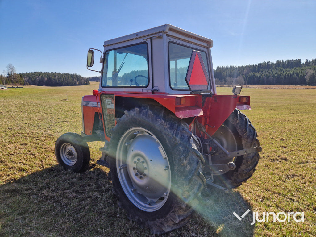 Traktor - Massey Ferguson 565-2