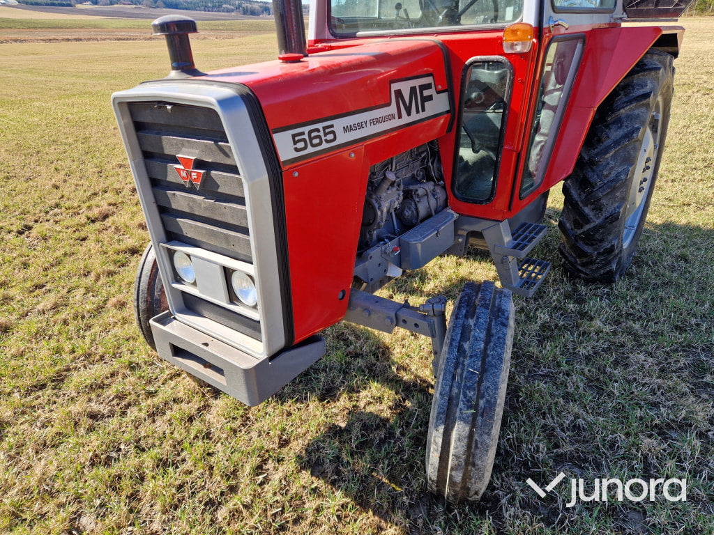 Traktor - Massey Ferguson 565-2