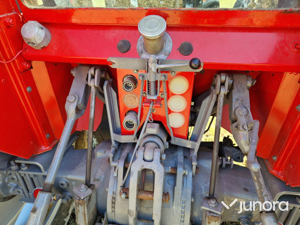 Traktor - Massey Ferguson 565-2