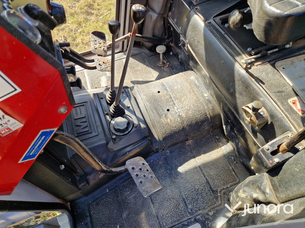 Traktor - Massey Ferguson 565-2