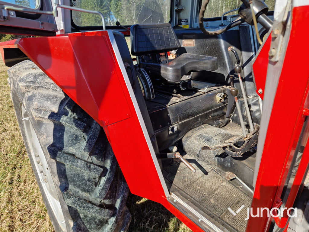 Traktor - Massey Ferguson 565-2