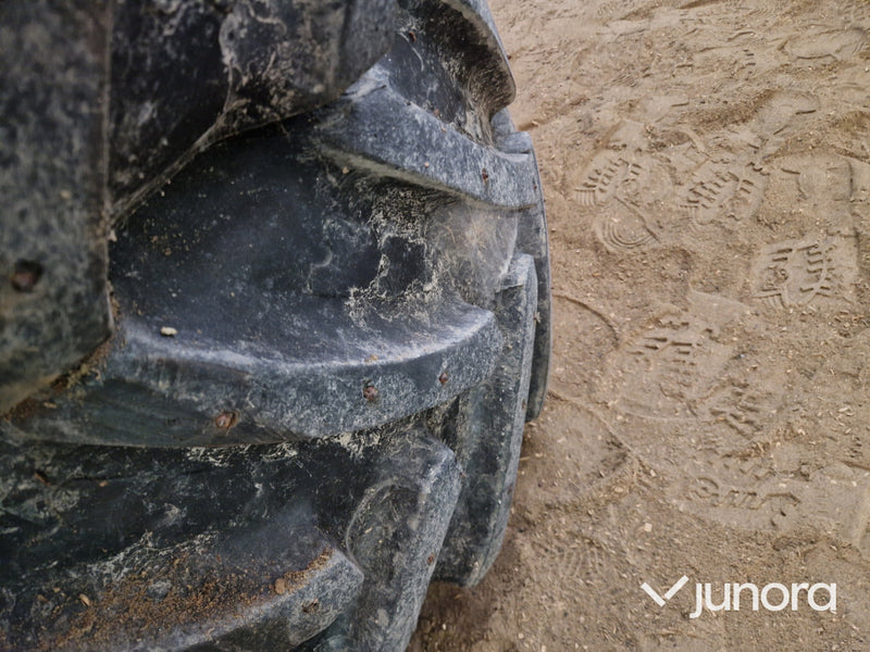 Traktordäck Agrimax 480/65 R28 Valtra Fälgar