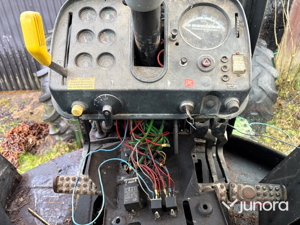 Traktor - John Deere 4040 QR HFWD