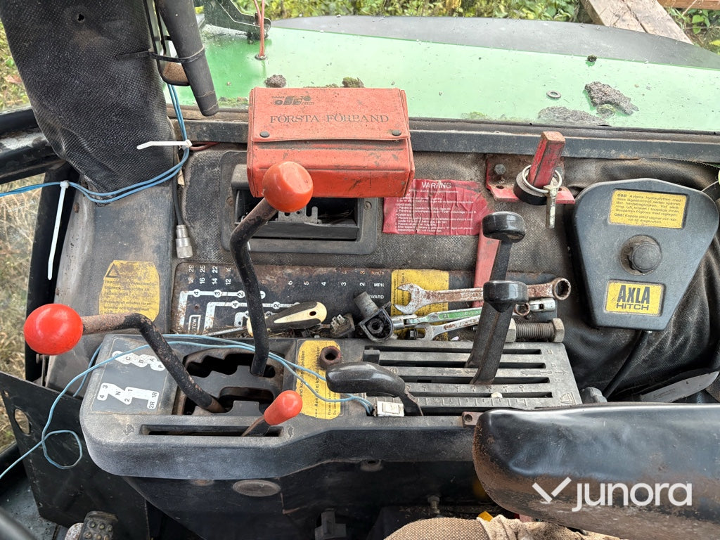 Traktor - John Deere 4040 QR HFWD