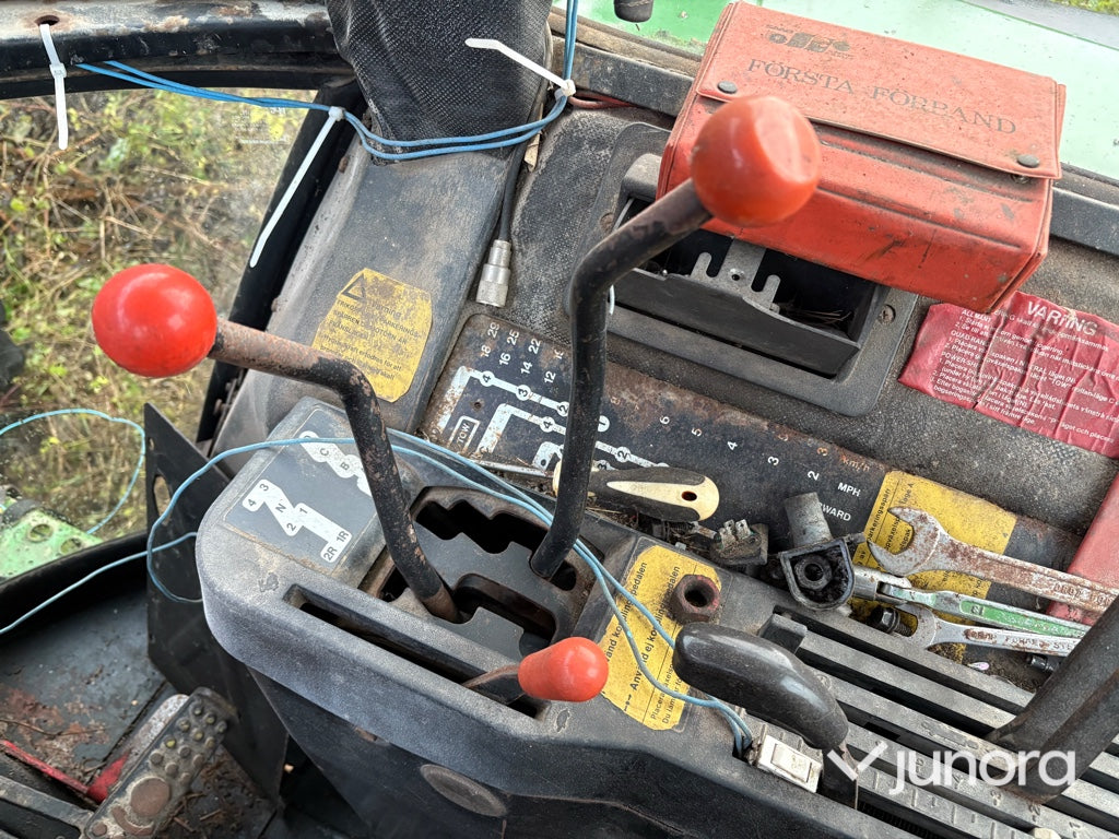 Traktor - John Deere 4040 QR HFWD