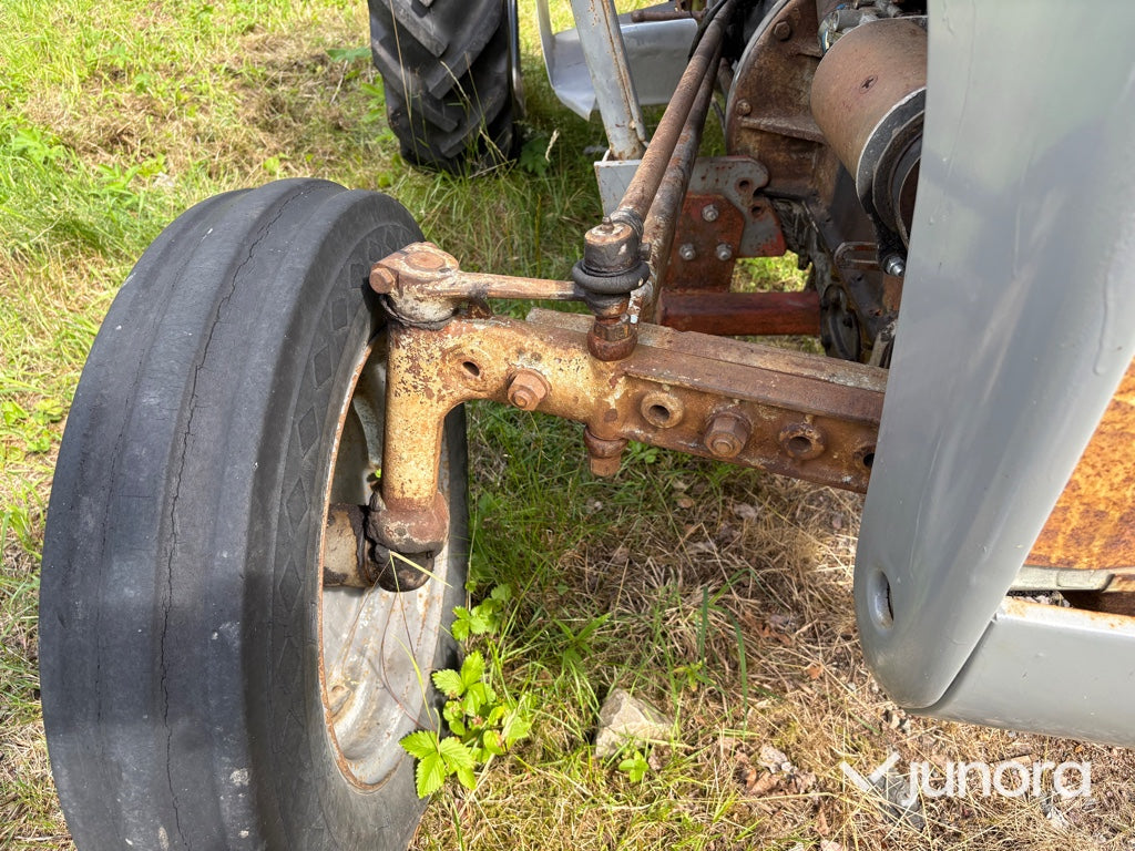 Traktor - Grålle - Massey Ferguson TE-D20