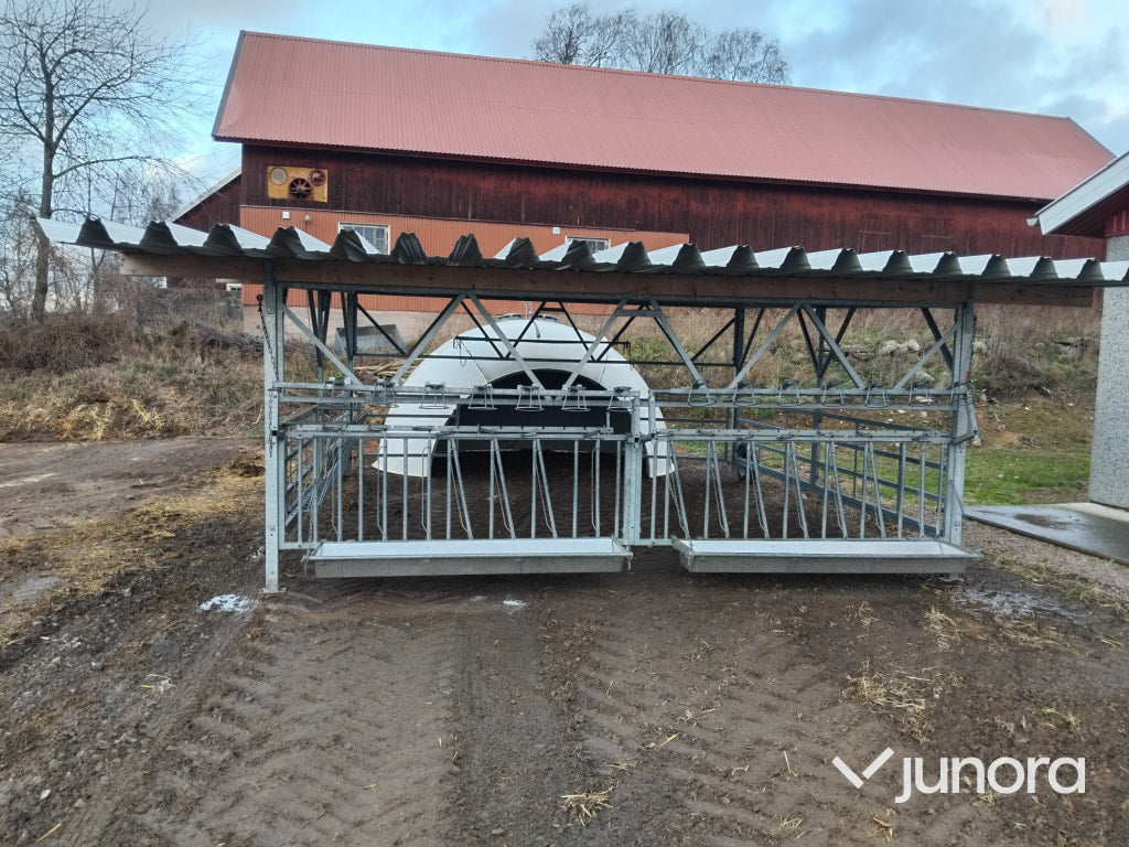 Kalvigloo med veranda – upp till 14 kalvar