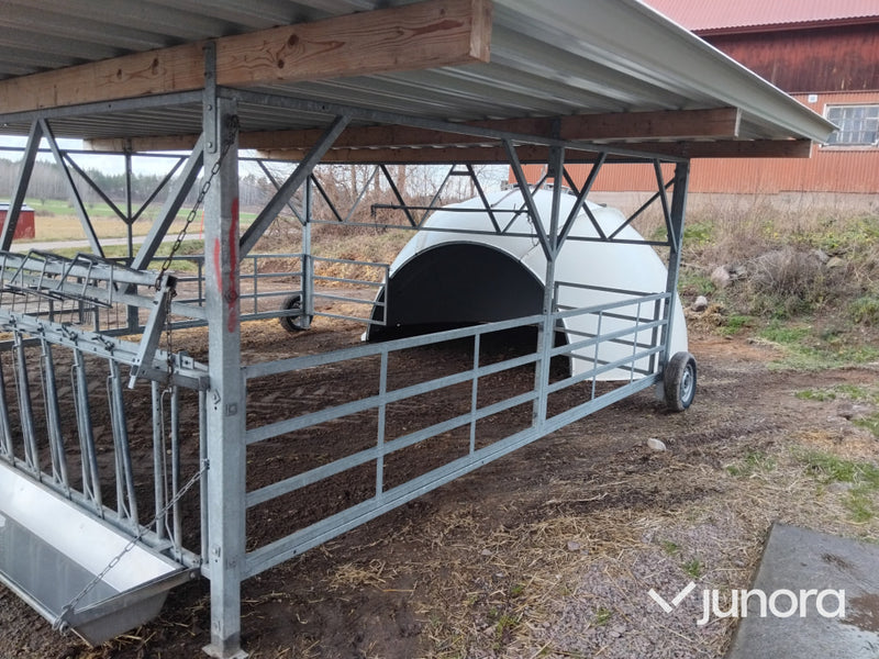 Kalvigloo med veranda – upp till 14 kalvar