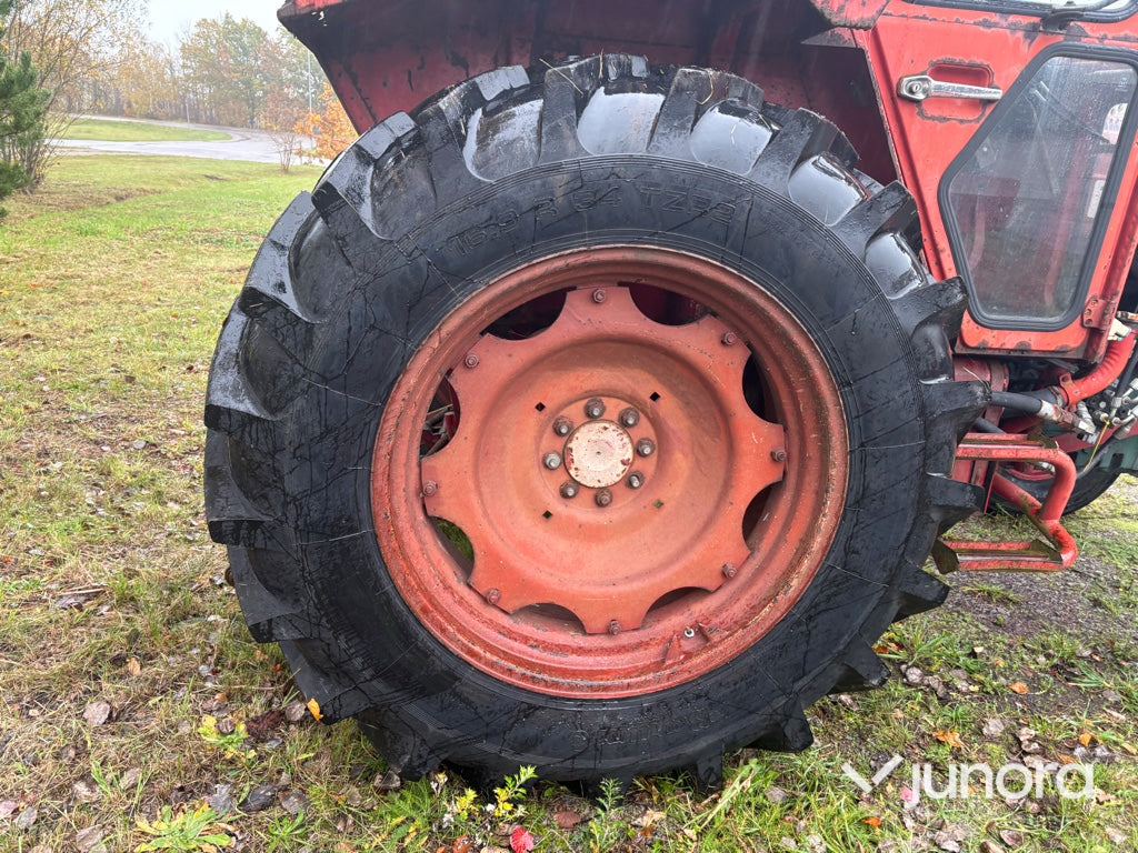 Traktor Volvo BM 500 med Ålö Quick 3030 frontlastare
