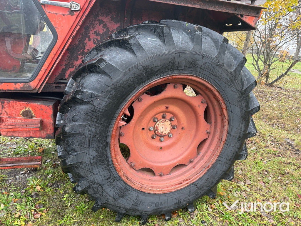 Traktor Volvo BM 500 med Ålö Quick 3030 frontlastare