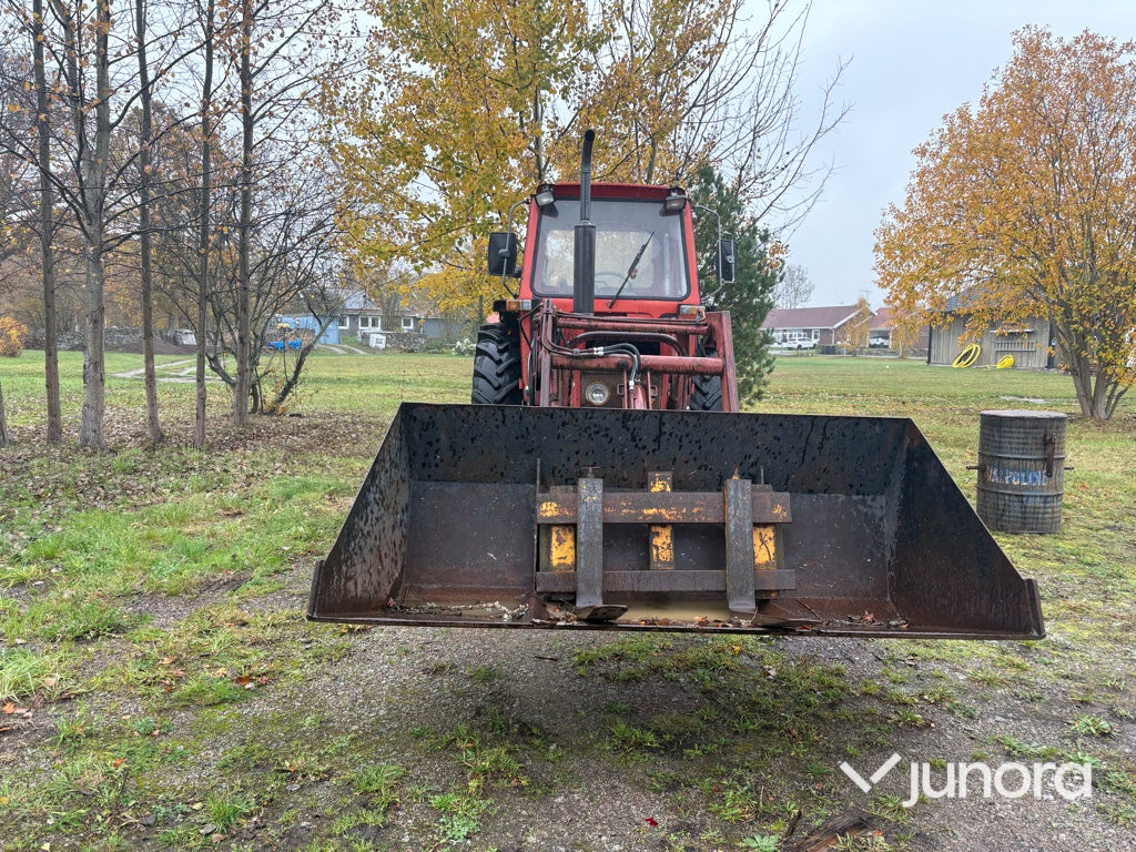 Traktor Volvo BM 500 med Ålö Quick 3030 frontlastare