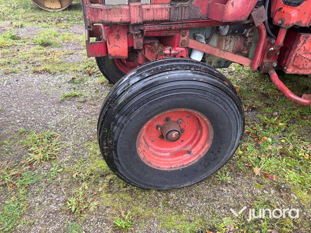 Traktor Volvo BM 500 med Ålö Quick 3030 frontlastare