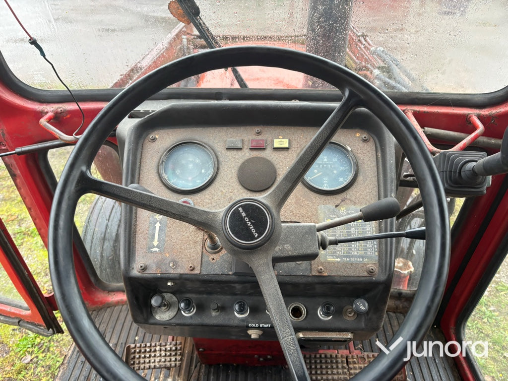 Traktor Volvo BM 500 med Ålö Quick 3030 frontlastare