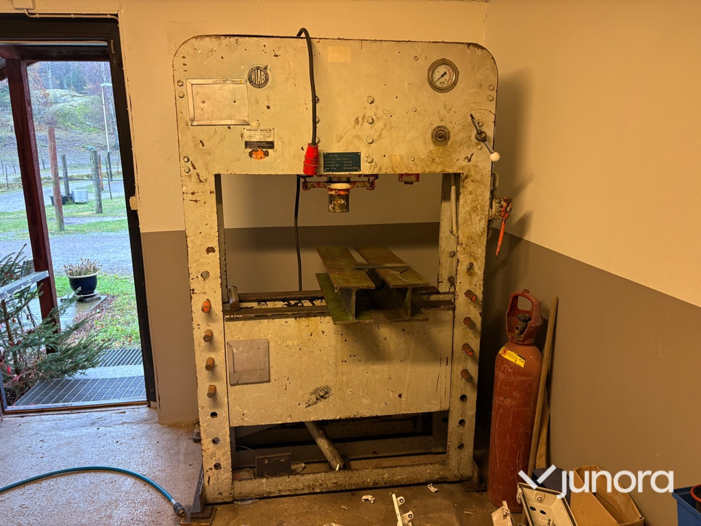 Hydraulpress - Hiab H100E, 100 ton