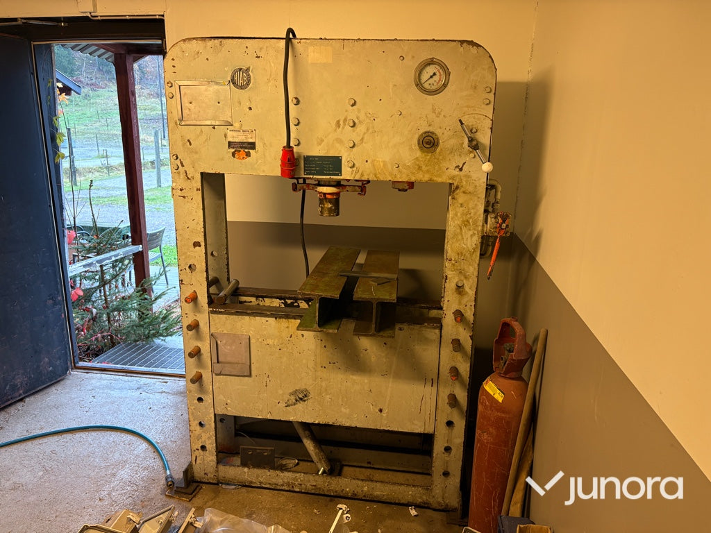 Hydraulpress - Hiab H100E, 100 ton