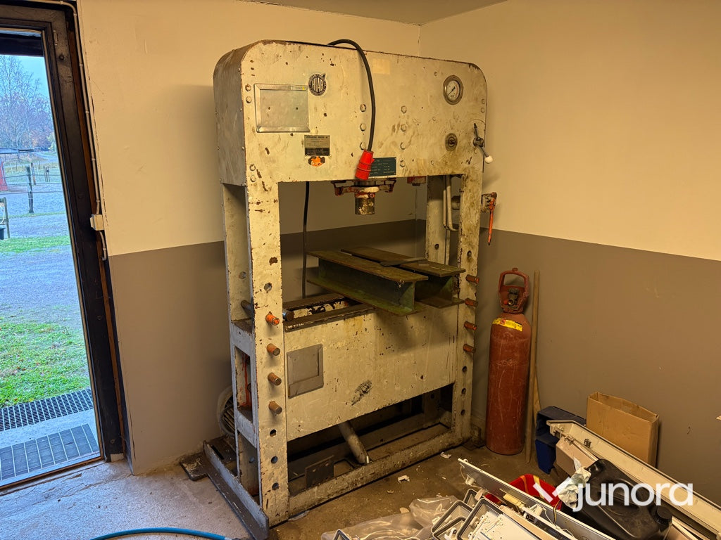 Hydraulpress - Hiab H100E, 100 ton