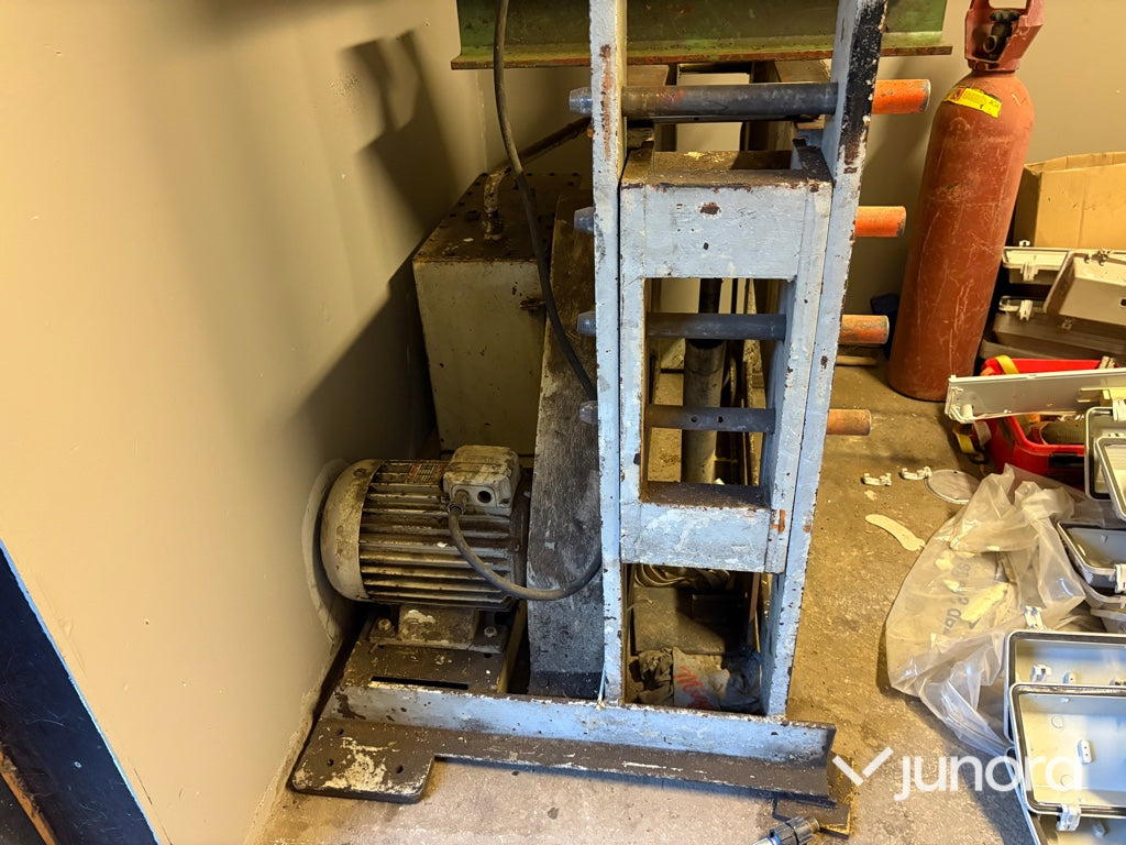 Hydraulpress - Hiab H100E, 100 ton