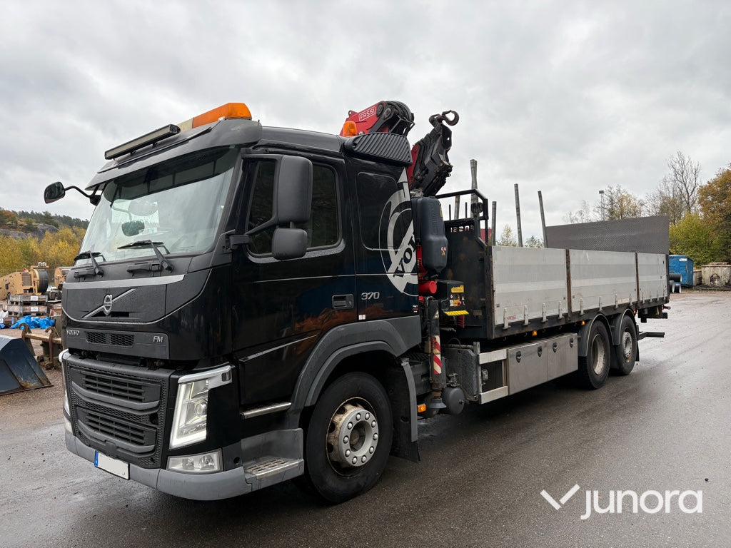 Lastbil med kran - Volvo FM 370 FASSI F155