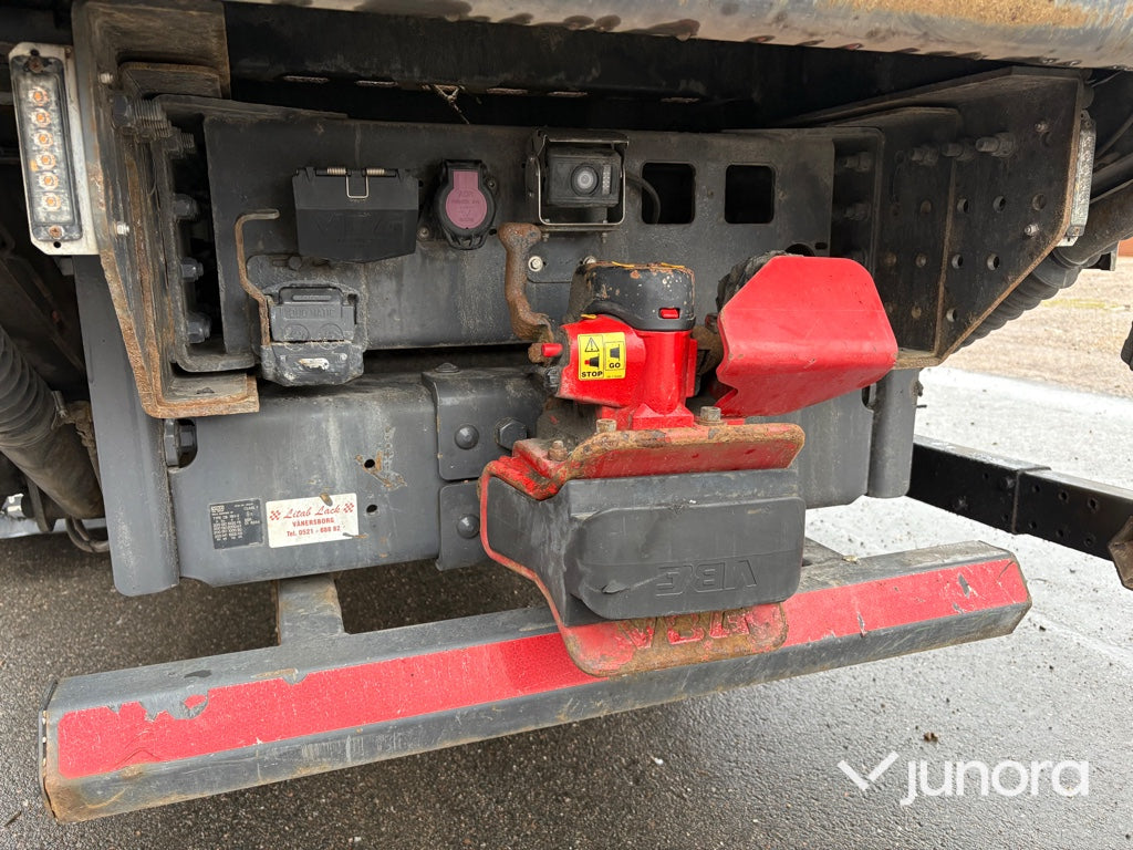Lastbil med kran - Volvo FM 370 FASSI F155