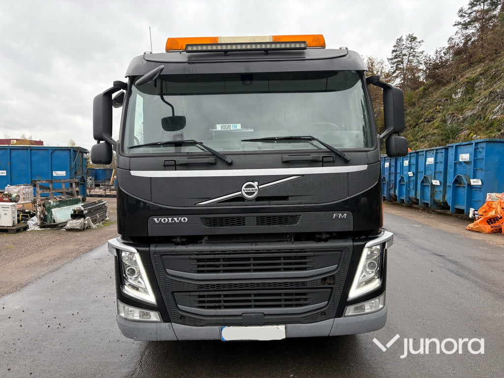 Lastbil med kran - Volvo FM 370 FASSI F155