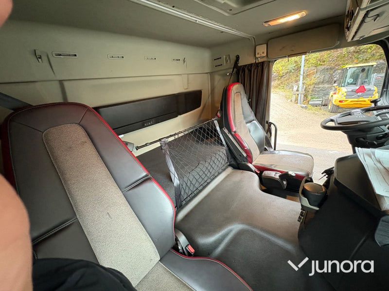 Lastbil med kran - Volvo FM 370 FASSI F155