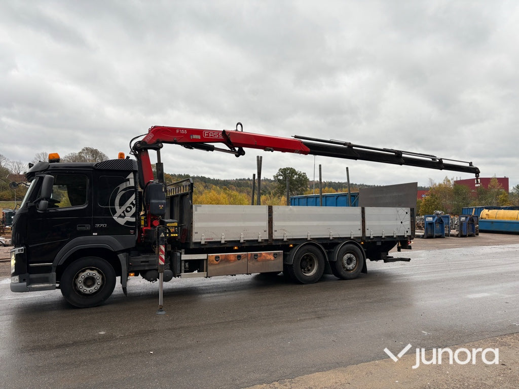Lastbil med kran - Volvo FM 370 FASSI F155