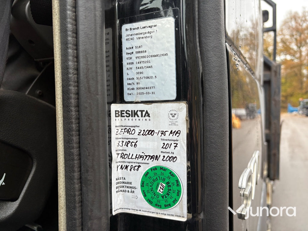 Lastbil med kran - Volvo FM 370 FASSI F155