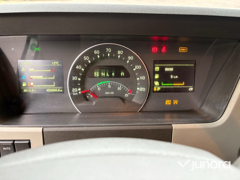 Lastbil med kran - Volvo FM 370 FASSI F155