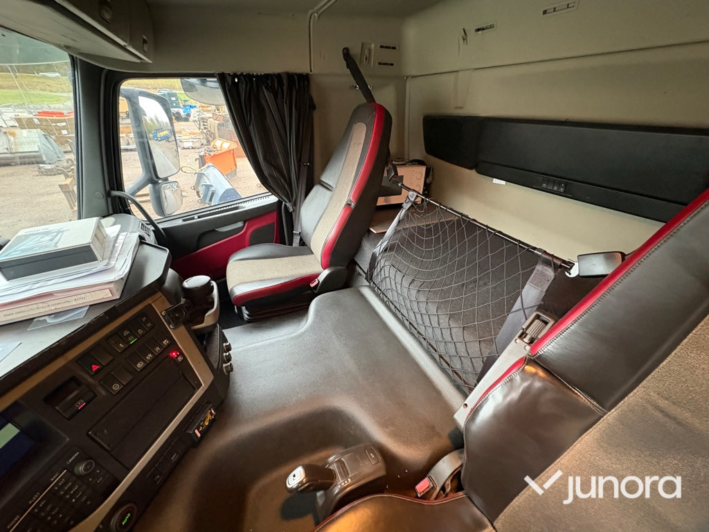 Lastbil med kran - Volvo FM 370 FASSI F155