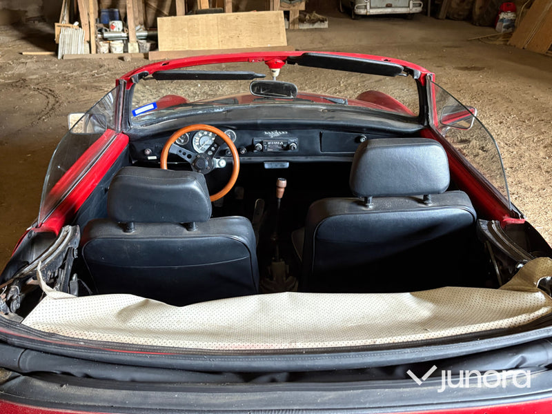 Volkswagen Karmann Ghia 141