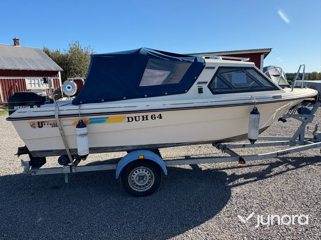 Motorbåt - Uttern 5000 DUH 64