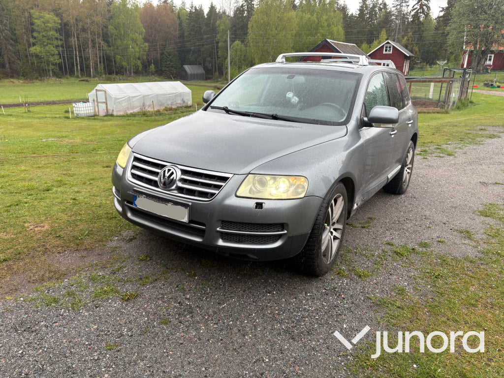 EPA / A-Traktor - Volkswagen Touareg V8