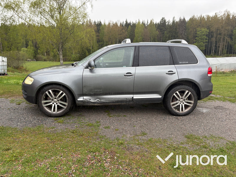 EPA / A-Traktor Volkswagen Touareg V8