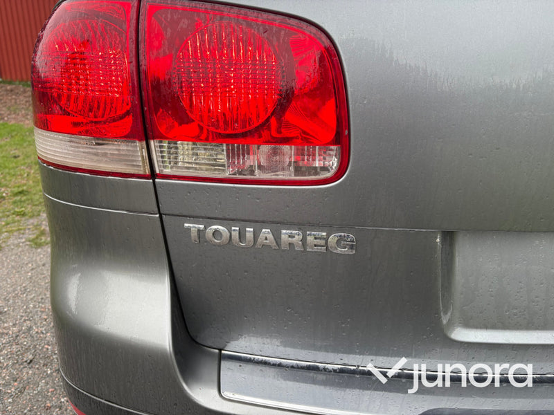 EPA / A-Traktor Volkswagen Touareg V8